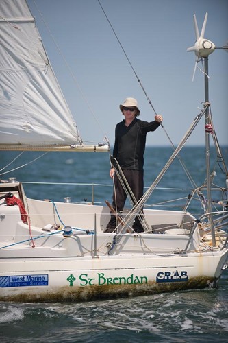 Matt Rutherford sails toward the mouth of the Chesapeake Bay after 314 days at sea ©  SW